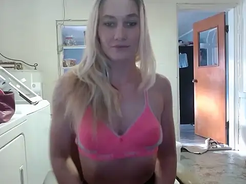 Snapshot of missymilf chatting on 01.31.25 missymilf online show from 01.31.25