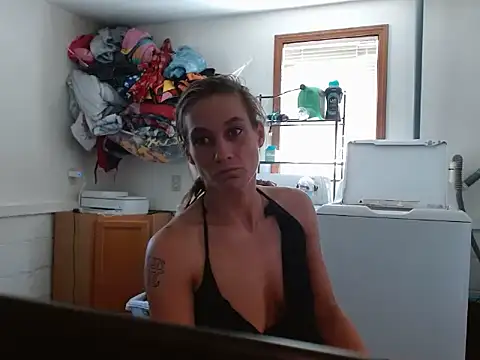 Snapshot of missymilf chatting on 10.01.25 missymilf online show from 10.01.25