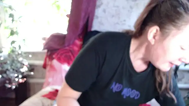 EmilyDoth online show from 08.04.26