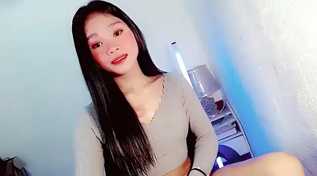 Snapshot of amomentoflust69 chatting on 02.04.25 amomentoflust69 online show from 02.04.25