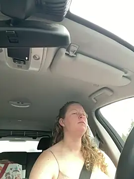 Snapshot of Girlnina-1995 chatting on 12.21.24 Girlnina-1995 online show from 12.21.24