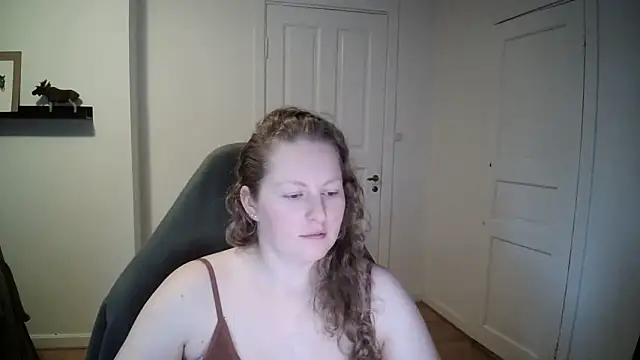 Snapshot of Girlnina-1995 chatting on 01.03.25 Girlnina-1995 online show from 01.03.25