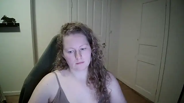 Snapshot of Girlnina-1995 chatting on 01.08.25 Girlnina-1995 online show from 01.08.25