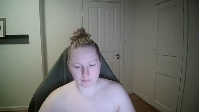 Snapshot of Girlnina-1995 chatting on 01.15.25 Girlnina-1995 online show from 01.15.25