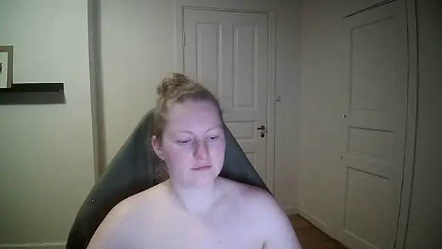 Snapshot of Girlnina-1995 chatting on 01.15.25 Girlnina-1995 online show from 01.15.25