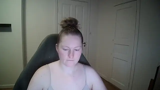 Snapshot of Girlnina-1995 chatting on 01.24.25 Girlnina-1995 online show from 01.24.25