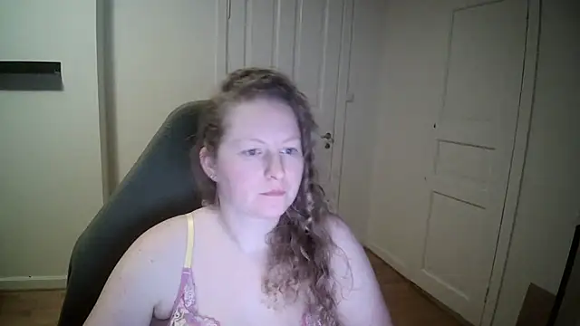 Snapshot of Girlnina-1995 chatting on 02.03.25 Girlnina-1995 online show from 02.03.25