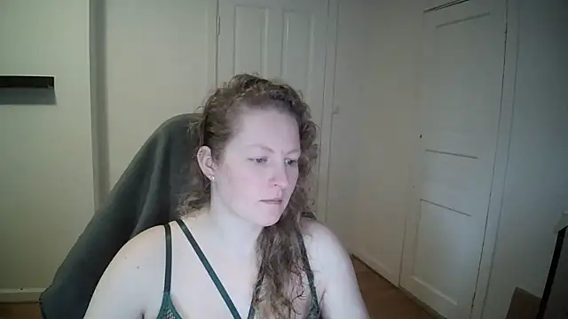 Snapshot of Girlnina-1995 chatting on 02.07.25 Girlnina-1995 online show from 02.07.25