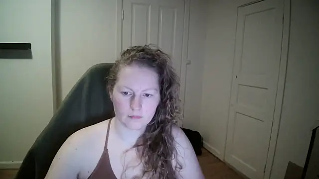 Snapshot of Girlnina-1995 chatting on 02.19.25 Girlnina-1995 online show from 02.19.25