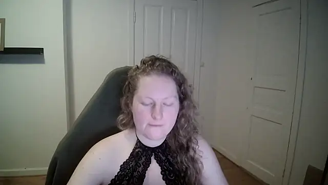 Snapshot of Girlnina-1995 chatting on 02.25.25 Girlnina-1995 online show from 02.25.25