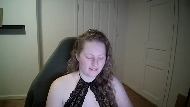 Snapshot of Girlnina-1995 chatting on 02.25.25 Girlnina-1995 online show from 02.25.25