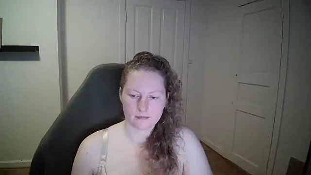 Snapshot of Girlnina-1995 chatting on 02.28.25 Girlnina-1995 online show from 02.28.25