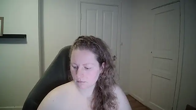 Snapshot of Girlnina-1995 chatting on 03.03.25 Girlnina-1995 online show from 03.03.25