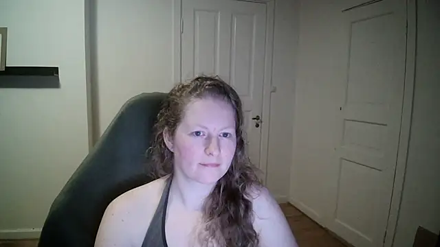 Snapshot of Girlnina-1995 chatting on 03.03.25 Girlnina-1995 online show from 03.03.25