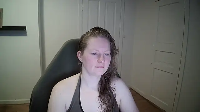 Snapshot of Girlnina-1995 chatting on 03.17.25 Girlnina-1995 online show from 03.17.25