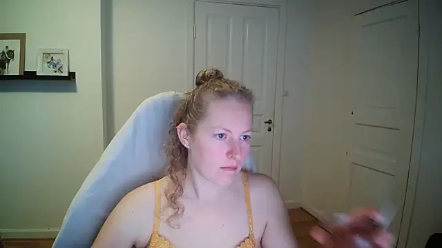 Snapshot of Girlnina-1995 chatting on 10.01.25 Girlnina-1995 online show from 10.01.25