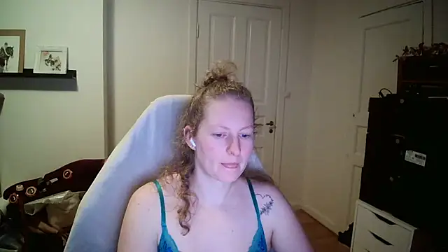 Girlnina-1995 online show from 02.02.26