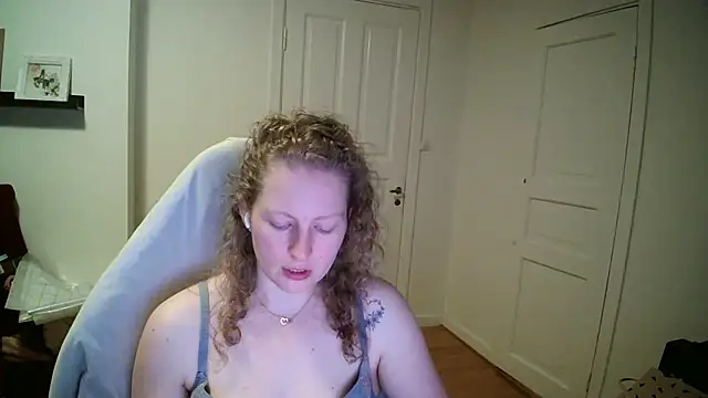 Girlnina-1995 online show from 03.11.26