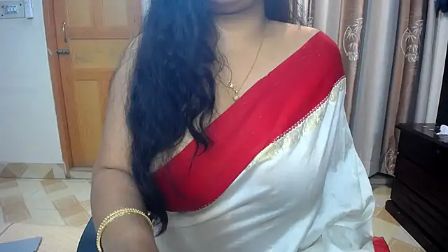 Snapshot of lady_maeda_ chatting on 12.13.24 lady maeda online show from 12.13.24