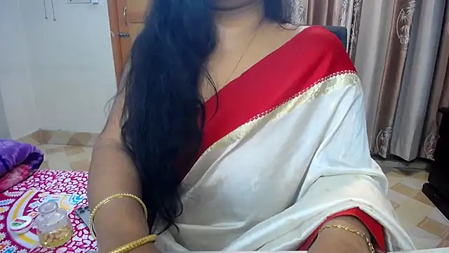 Snapshot of lady_maeda_ chatting on 12.18.24 lady maeda online show from 12.18.24