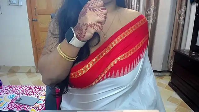 Snapshot of lady_maeda_ chatting on 12.25.24 lady maeda online show from 12.25.24