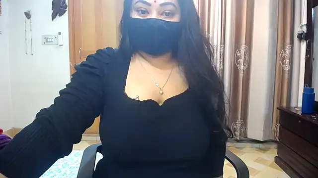 Snapshot of lady_maeda_ chatting on 12.30.24 lady maeda online show from 12.30.24