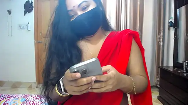 Snapshot of lady_maeda_ chatting on 01.11.25 lady maeda online show from 01.11.25