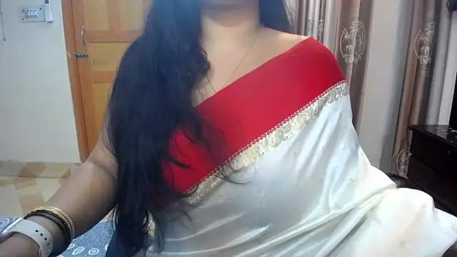 Snapshot of lady_maeda_ chatting on 03.01.25 lady maeda online show from 03.01.25