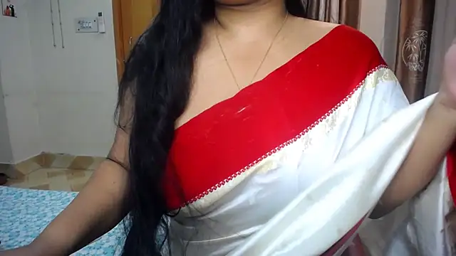 Snapshot of lady_maeda_ chatting on 09.09.25 lady maeda online show from 09.09.25