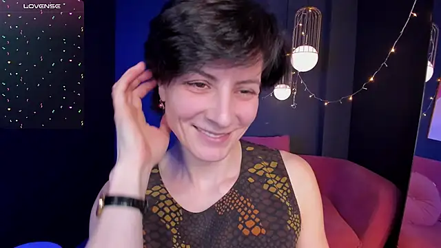 Snapshot of LorenDaze chatting on 02.22.25 LorenDaze online show from 02.22.25