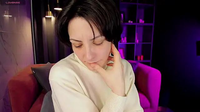 Snapshot of LorenDaze chatting on 03.07.25 LorenDaze online show from 03.07.25