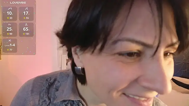 Snapshot of LorenDaze chatting on 03.11.25 LorenDaze online show from 03.11.25