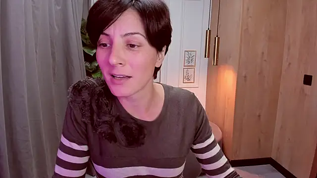 Snapshot of LorenDaze chatting on 10.22.25 LorenDaze online show from 10.22.25