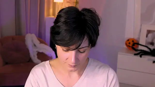 Snapshot of LorenDaze chatting on 11.04.25 LorenDaze online show from 11.04.25