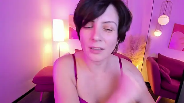 Snapshot of LorenDaze chatting on 12.13.25 LorenDaze online show from 12.13.25