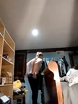 Snapshot of eatmeplease44 chatting on 10.26.25 eatmeplease44 online show from 10.26.25