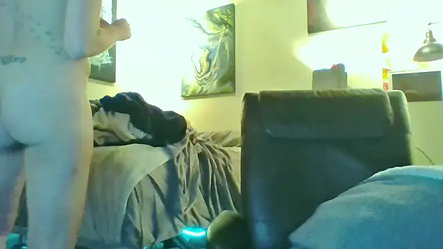 Snapshot of eatmeplease44 chatting on 11.12.25 eatmeplease44 online show from 11.12.25