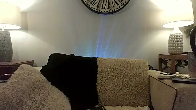 Snapshot of suckmybig_titties chatting on 09.21.25 suckmybig titties online show from 09.21.25