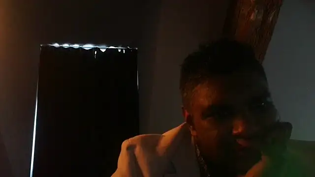 Snapshot of Bandusrilankasexymen chatting on 01.11.26 Bandusrilankasexymen online show from 01.11.26