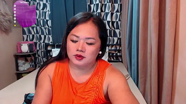 Snapshot of MagnificatMistress chatting on 12.21.24 MagnificatMistress online show from 12.21.24