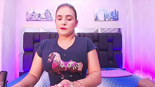  carolina fox online show from 02.08.25