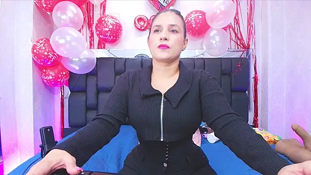  carolina fox online show from 02.15.25