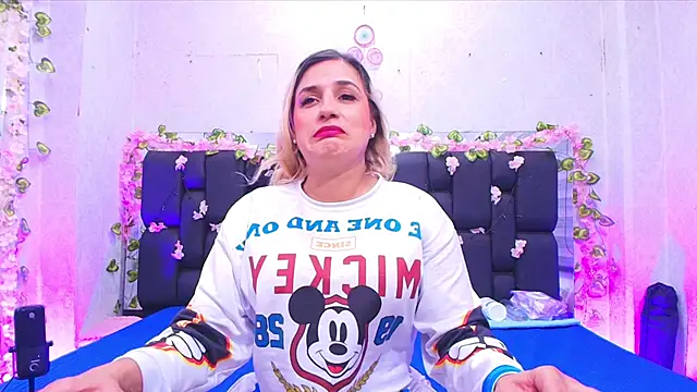  carolina fox online show from 09.12.25