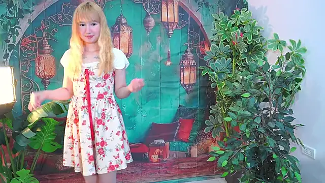 Snapshot of Pinkie_Princes chatting on 11.02.25 Pinkie Princes online show from 11.02.25