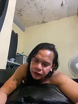Snapshot of sweetyula chatting on 05.15.26 sweetyula online show from 05.15.26