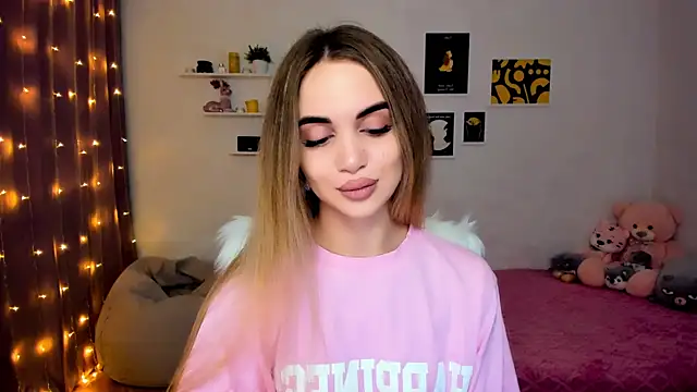 Snapshot of aPieceOfJoy chatting on 12.07.24 aPieceOfJoy online show from 12.07.24