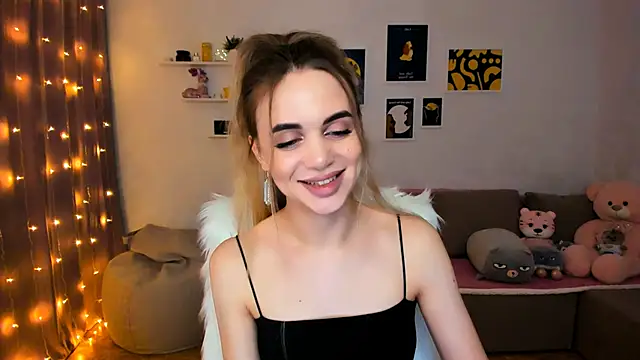 Snapshot of aPieceOfJoy chatting on 12.17.24 aPieceOfJoy online show from 12.17.24