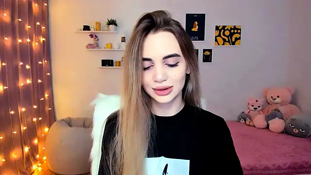 Snapshot of aPieceOfJoy chatting on 12.24.24 aPieceOfJoy online show from 12.24.24