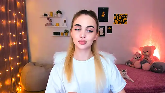 Snapshot of aPieceOfJoy chatting on 12.25.24 aPieceOfJoy online show from 12.25.24