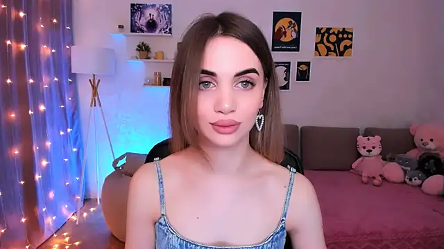 Snapshot of aPieceOfJoy chatting on 03.19.25 aPieceOfJoy online show from 03.19.25